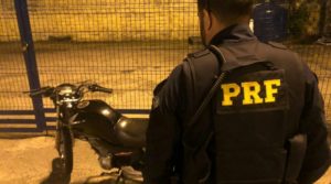 Honda CG adulterada apreendida pela PRF