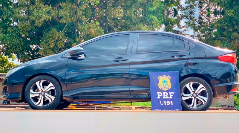 Honda city de uber roubado é recuperado pela prf