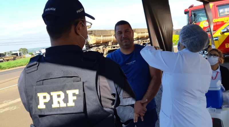 Vacinação contra virus em postos da polícia PRF