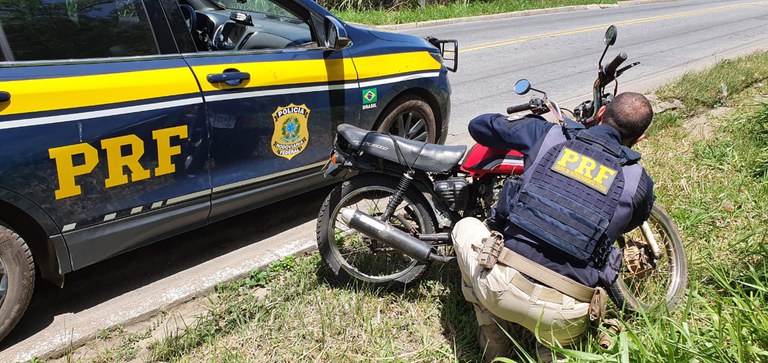 Motocicleta honda adulterada