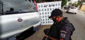 Fiat panda cinzento polícia militar 40 BPM